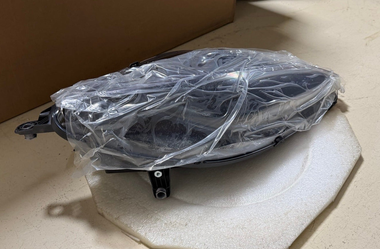 Ferrari F8 RH Headlamp - 873238